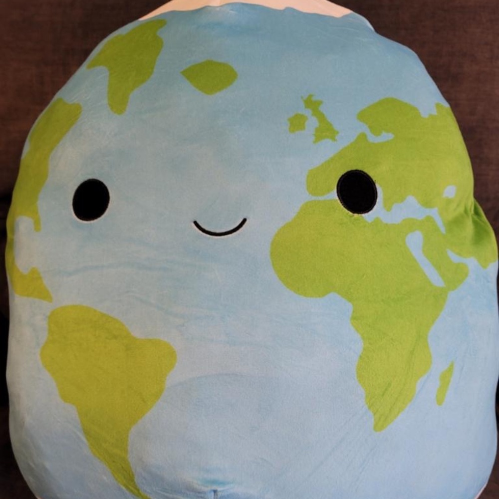 Squishmallow-Earth-Roman-24 inch